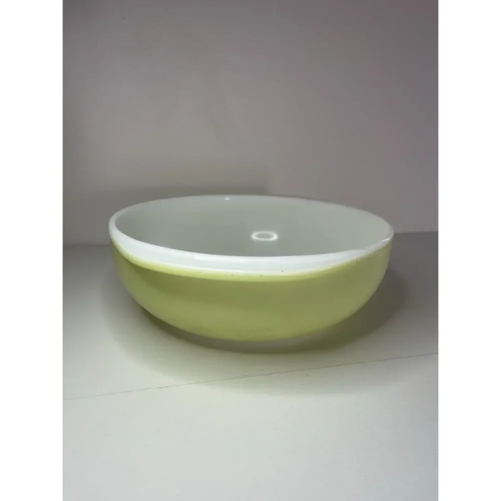 VINTAGE Pyrex Casserole Dish 2 QT Quart Lime Green 024 Round Mid Century Kitchen